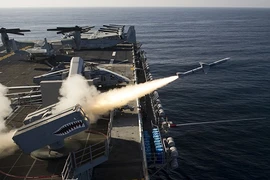 Điều chưa biết về "tấm khiên" tàu sân bay Mỹ sắp tới Đà Nẵng