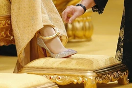 Cuộc sống xa hoa dát vàng của quốc vương Brunei thu nhập 100 USD/giây