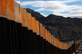 Thất vọng bức tường thép tỷ USD của ông Trump