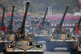 Triều Tiên duyệt binh rầm rộ trước thềm Olympic tại Hàn Quốc