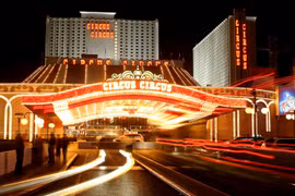 Mỹ treo thưởng 10.000USD để tìm hung thủ sát hại hai khách Việt