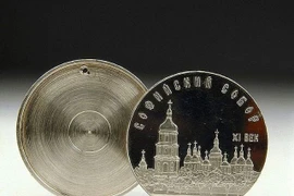 Choáng với vũ khí gián điệp được ngụy trang như phim trinh thám