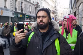 Pháp bắt giữ một thủ lĩnh của phong trào "Áo vàng"