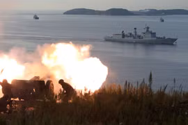 Tàu chiến Nga vây kín Syria, Mỹ vào thế khó?