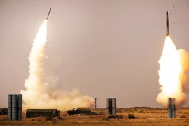 Nga chuyển giao S-400 cho Trung Quốc “khóa” Biển Hoa Đông 