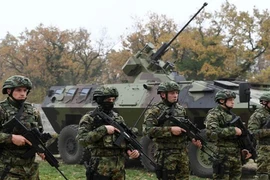 Tận mắt xe bọc thép “khủng” lá chắn của bộ binh Serbia 