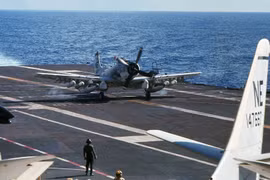 Giải mã tiêm kích hạm cánh quạt cuối cùng của Mỹ trong CTVN