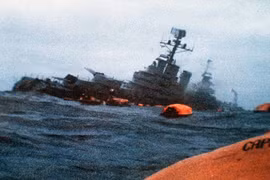 Vệ tinh Liên Xô "đánh chìm" tàu chiến Anh trong Chiến tranh Falkland