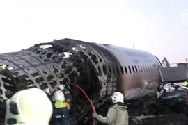 Khung cảnh tan tác tại hiện trường vụ máy bay Nga bốc cháy