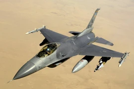 Tự tạo khủng hoảng, Mỹ tha hồ bán vũ khí ở châu Âu