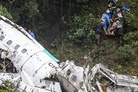 Rơi máy bay ở Indonesia, cậu bé 12 tuổi sống sót thần kỳ