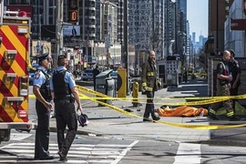 Xe "điên" lao vào đám đông ở Canada, hàng chục người thương vong