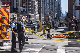 Xe "điên" lao vào đám đông ở Canada, hàng chục người thương vong