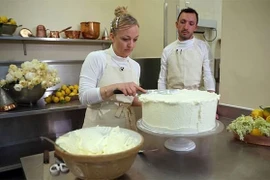 Khám phá bên trong căn bếp chế biến bữa tiệc cưới Hoàng tử Harry