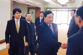 Phó thủ tướng Phạm Bình Minh đến Triều Tiên, bắt đầu thăm chính thức