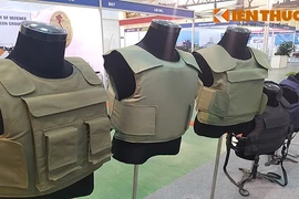 Việt Nam được chào hàng áo giáp chống đạn gì tại HSE-2017