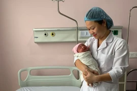 Hồi hộp chứng kiến ca cứu thai nhi trong bụng mẹ bị tai nạn nguy kịch