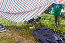 Hai cậu cháu tử vong cạnh chiếc xe máy ở Hà Tĩnh