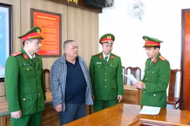 Khởi tố giám đốc sử dụng hồ sơ giả để đấu thầu