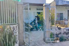 Mâu thuẫn trên bàn rượu, nam thanh niên đâm bạn nhậu trọng thương 