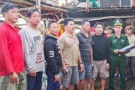 Tàu cá Quảng Nam chìm trên biển: 11 ngư dân an toàn, 4 người mất tích