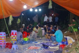 Đột kích sới bạc giữa rừng tre ở Lâm Đồng, bắt 36 đối tượng