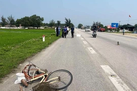 Xe đạp va chạm ô tô con, người phụ nữ tử vong tại chỗ