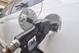 Giá xăng hôm nay 18/4: Tăng bật dữ dội?