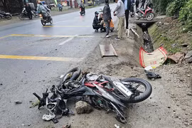 Xe máy va chạm ô tô, người đàn ông tử vong thương tâm