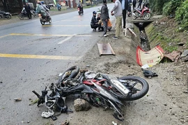 Xe máy va chạm ô tô, người đàn ông tử vong thương tâm