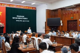 Quảng Bình chi 24,7 tỷ giải quyết chế độ cho 18 cán bộ nghỉ hưu sớm