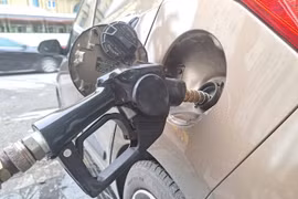 Giá xăng hôm nay 07/5: Tiếp đà giảm sâu?