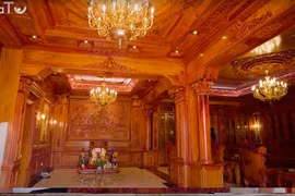 Bên trong căn biệt thự 100% gỗ gõ đỏ châu Phi 