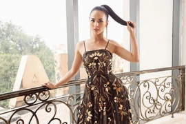 Quỳnh Nga đẹp gợi cảm trước thềm Hoa hậu Sắc đẹp Quốc tế