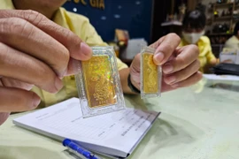 Giá vàng biến động, người dân lời bao nhiêu sau 1 năm đầu tư?