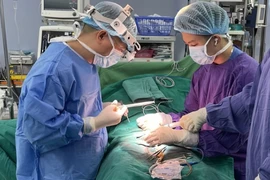 Cứu nam thanh niên 22 tuổi bị tai nạn vỡ lún xương sọ nguy kịch