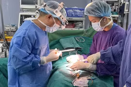 Cứu nam thanh niên 22 tuổi bị tai nạn vỡ lún xương sọ nguy kịch