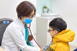 Số ca mắc sởi ở Hà Nội gia tăng, nhiều trẻ phải thở máy