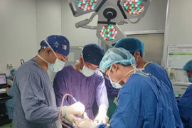 Nam thanh niên gãy xương cánh tay sau khi chơi vật tay