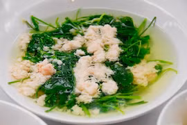 Loại rau "rẻ bèo" giúp giảm cholesterol xấu, bán đầy chợ Việt