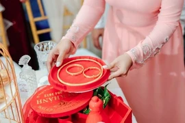 Tôi áp lực khi nhà gái thách cưới 1 cây vàng