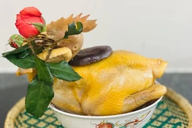 Bí quyết luộc gà vàng ươm cúng ông Công ông Táo