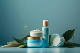 Sử dụng dược mỹ phẩm chăm sóc da cần lưu ý gì?