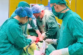 Thẩm mỹ vùng kín tại Spa, cô gái trẻ sốc mất máu, biến dạng vùng kín