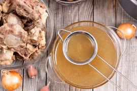 Lợi ích tuyệt vời của nước hầm xương