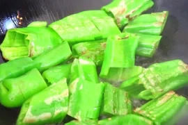 Loại rau quen thuộc cực giàu vitamin C, xào hay nhồi thịt đều ngon