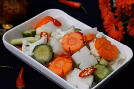 Ăn rau củ muối chua sai cách gây hại sức khoẻ thế nào?