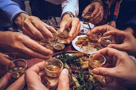 Tết vui đến mấy cũng đừng uống rượu vào thời điểm này