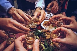 Tết vui đến mấy cũng đừng uống rượu vào thời điểm này