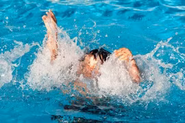 Nhiều trẻ đuối nước ngay đầu năm mới, sơ cứu thế nào cho đúng?